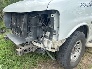 2018 Chevrolet Express 2500 Work Van - Primary Damage Right Image